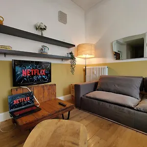 Elegante Trilocale A Milano